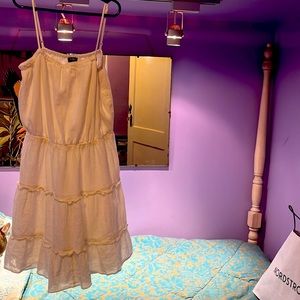 Express woman’s white summer dress excellent condition